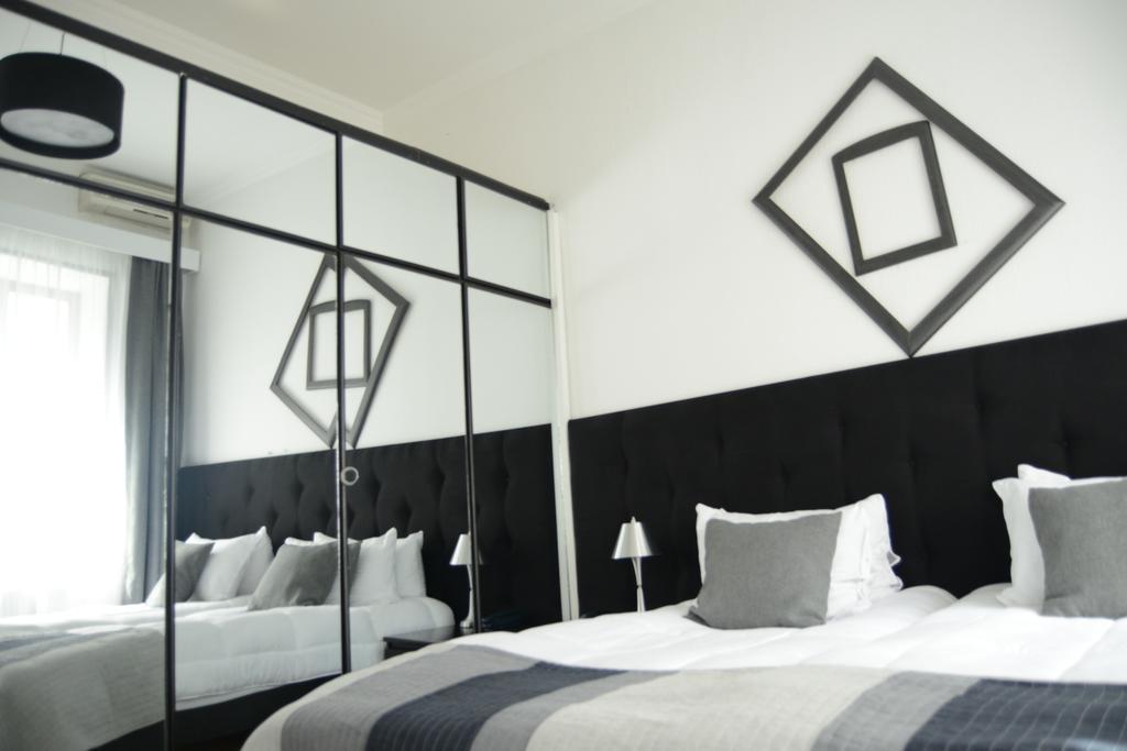 Opera Hotel Tbilisi Rom bilde